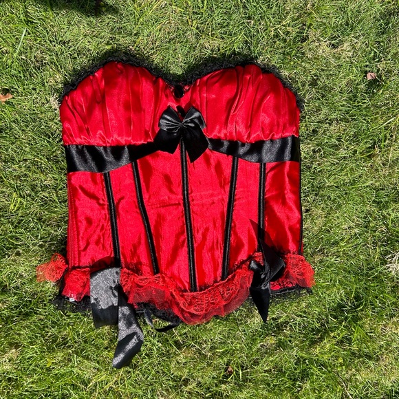 Red and Black Corset L - Picture 1 of 3